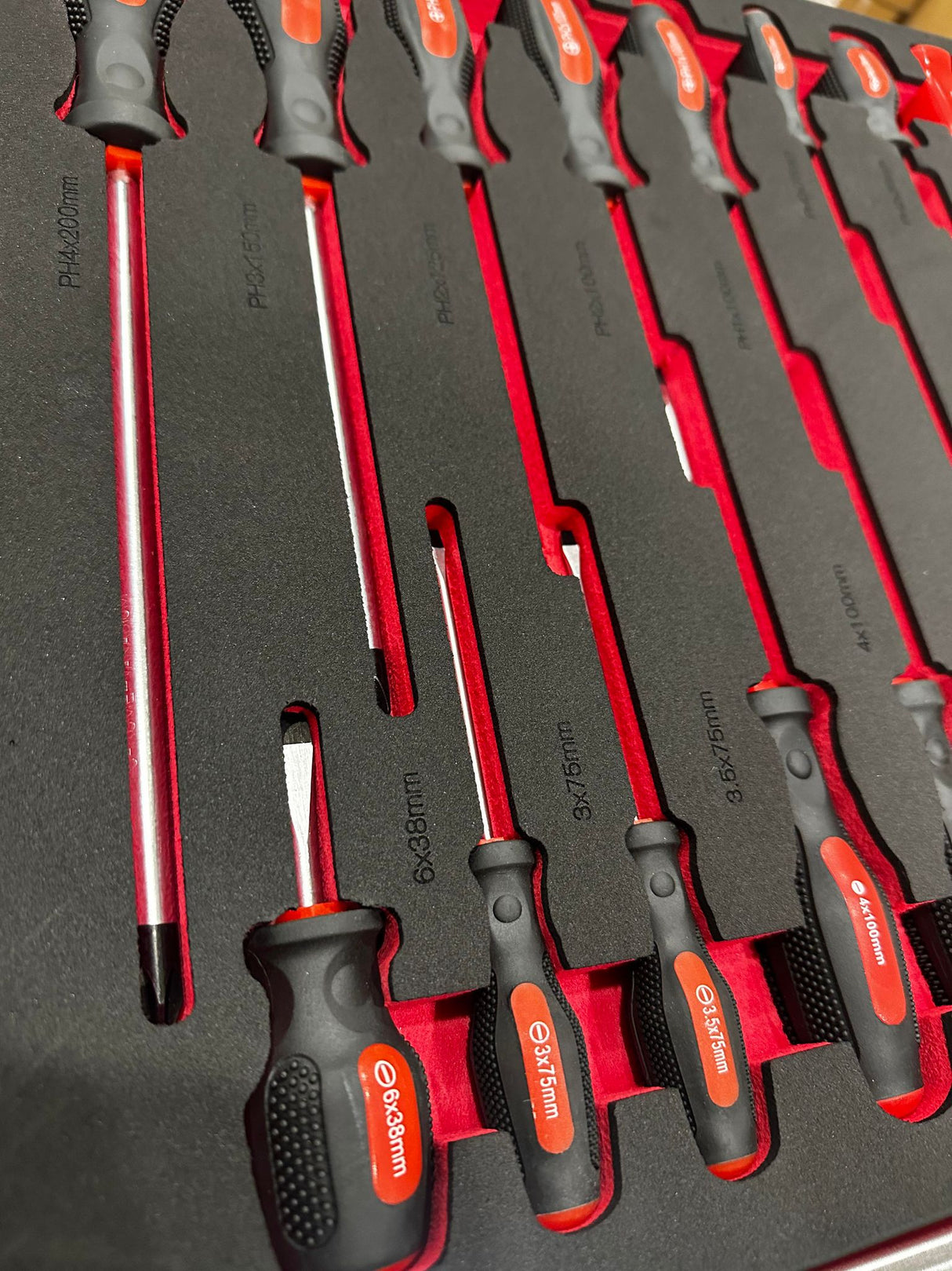 PDE Screwdriver Set in EVA Foam Tray 27PCE