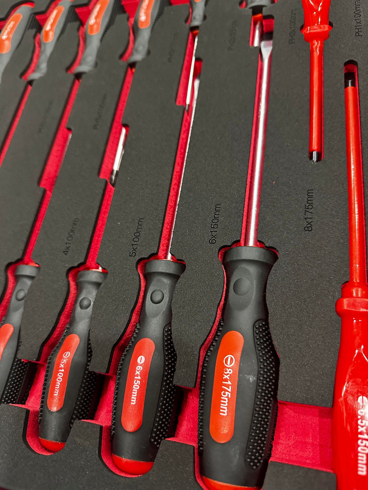 PDE Screwdriver Set in EVA Foam Tray 27PCE